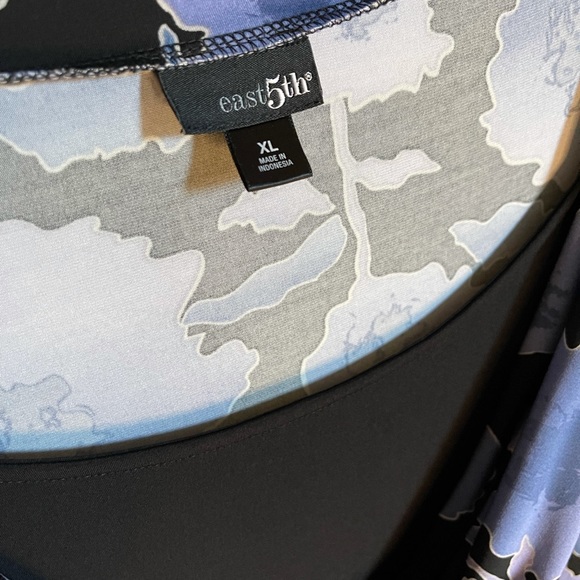 East 5th women’s XL blouse - Picture 2 of 11